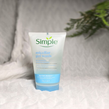 ژل شستشوی میسلار سیمپل مدل water boost